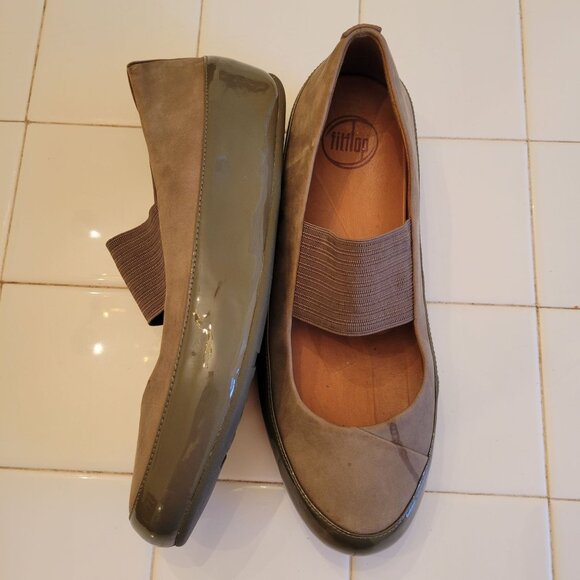 Fitflop 39 Gray Olive Mary Jane Wedge Shoes 8 Comfort DUE Platform Patent Leathe - Picture 1 of 8